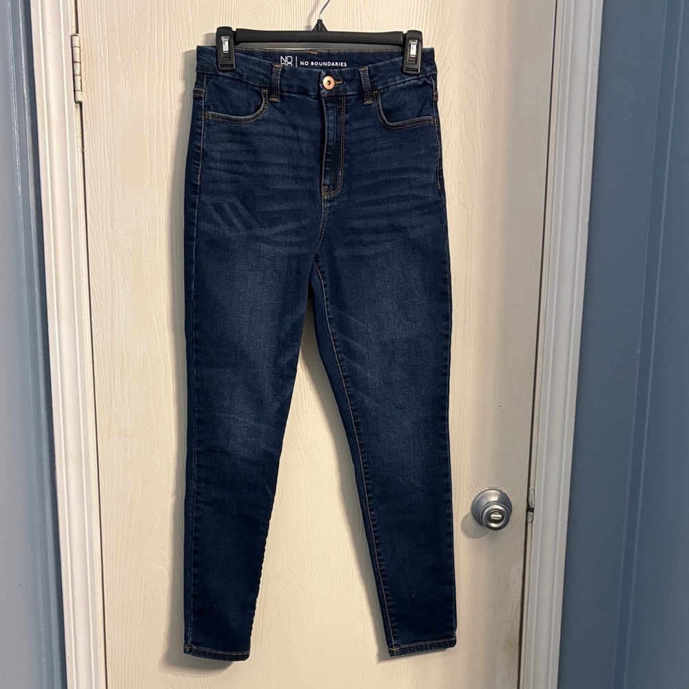 No Boundaries Women's High Rise Indigo Jeans